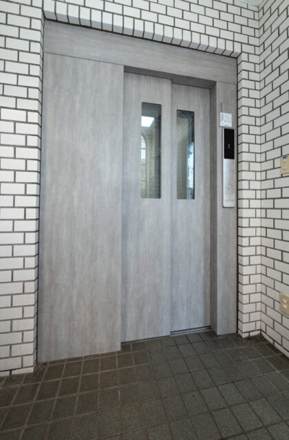 エレベーターリニューアルの適正価格と費用を抑える方法